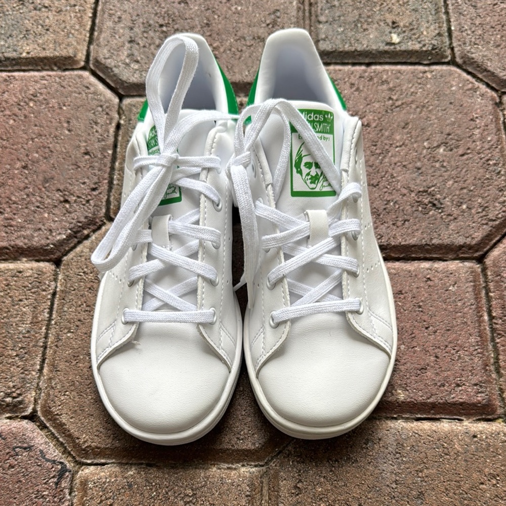 Stan Smith Adidas White and Green Classic Sneakers 13 - Picture 2 of 6